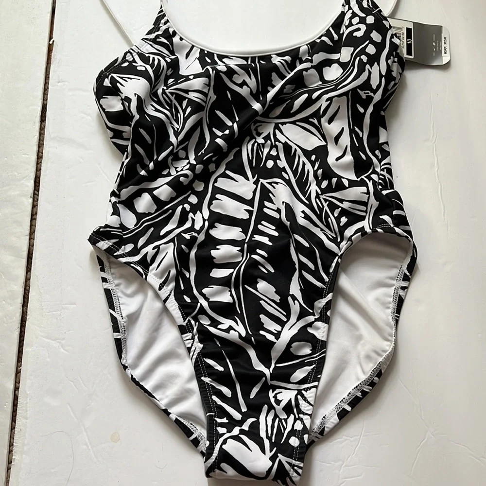 Nike Polyester Lycra spandex blend One Piece swimsuit Size 10 NWT U Back